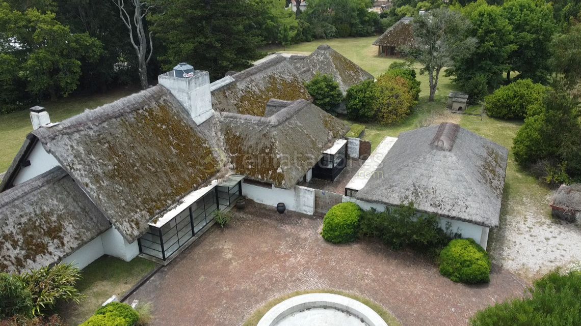 EXCEPCIONAL INMUEBLE EN PUNTA DEL ESTE