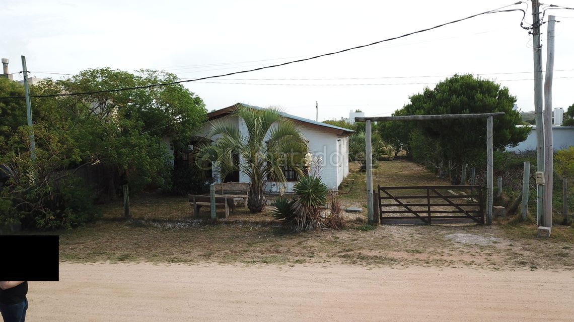 BALNEARIO BUENOS AIRES A MEDIA CUADRA DEL MAR